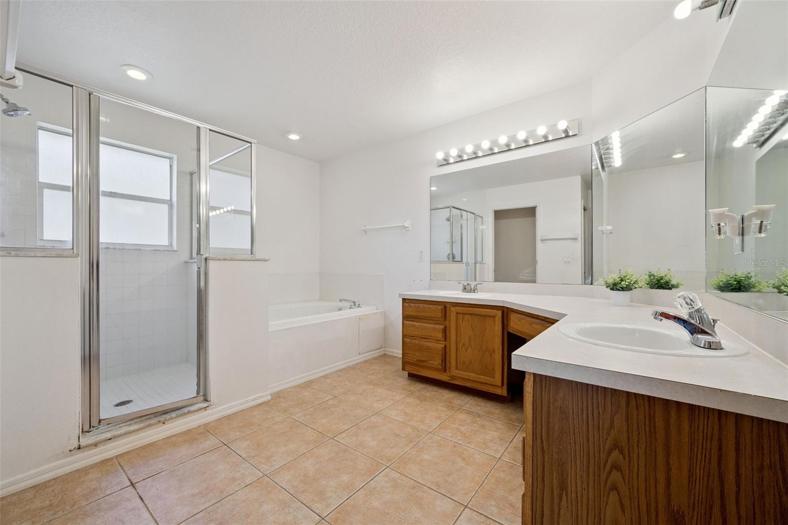 Image 28 of 49 For 436 Opal Court