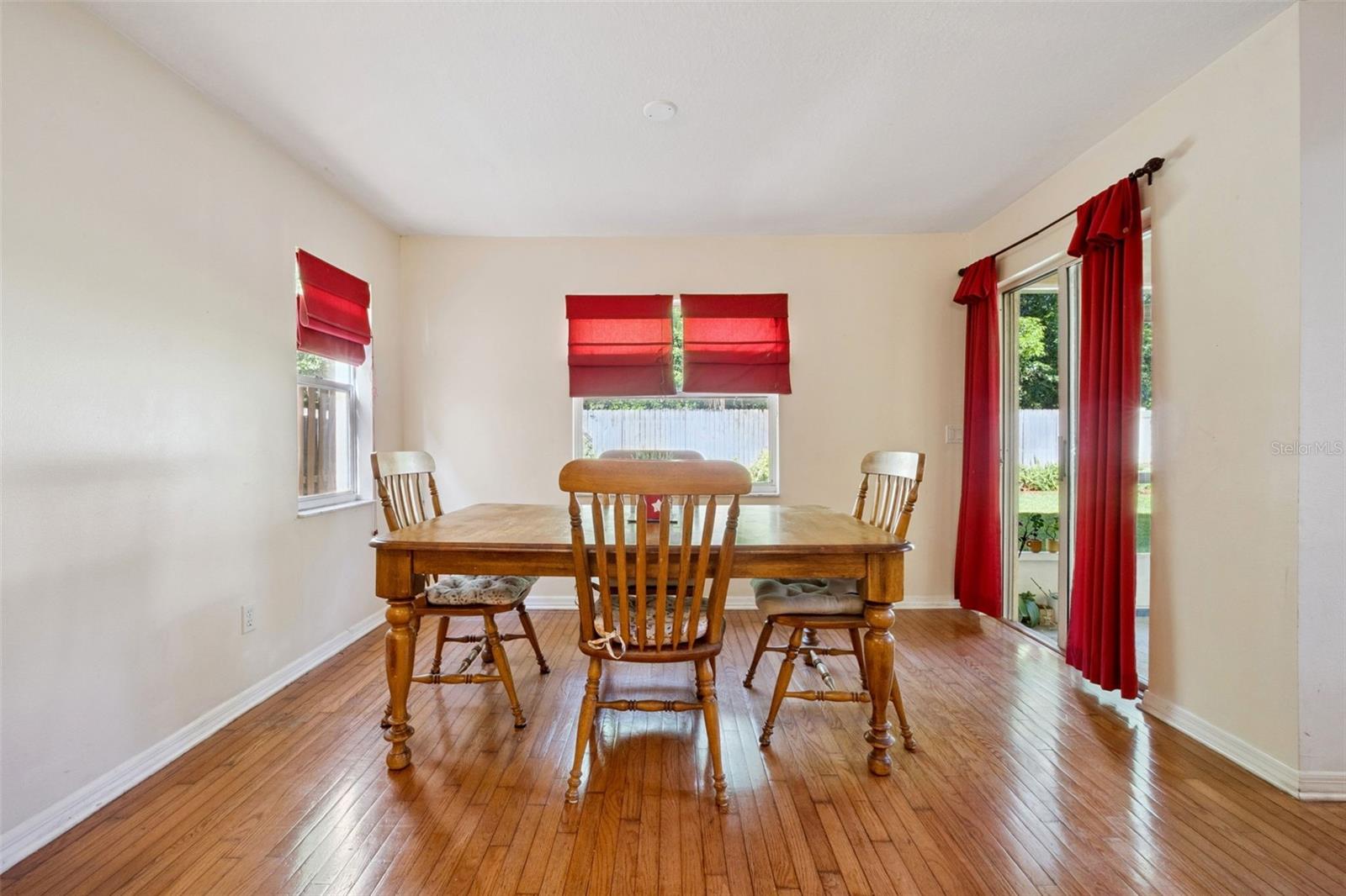 Image 9 of 49 For 436 Opal Court