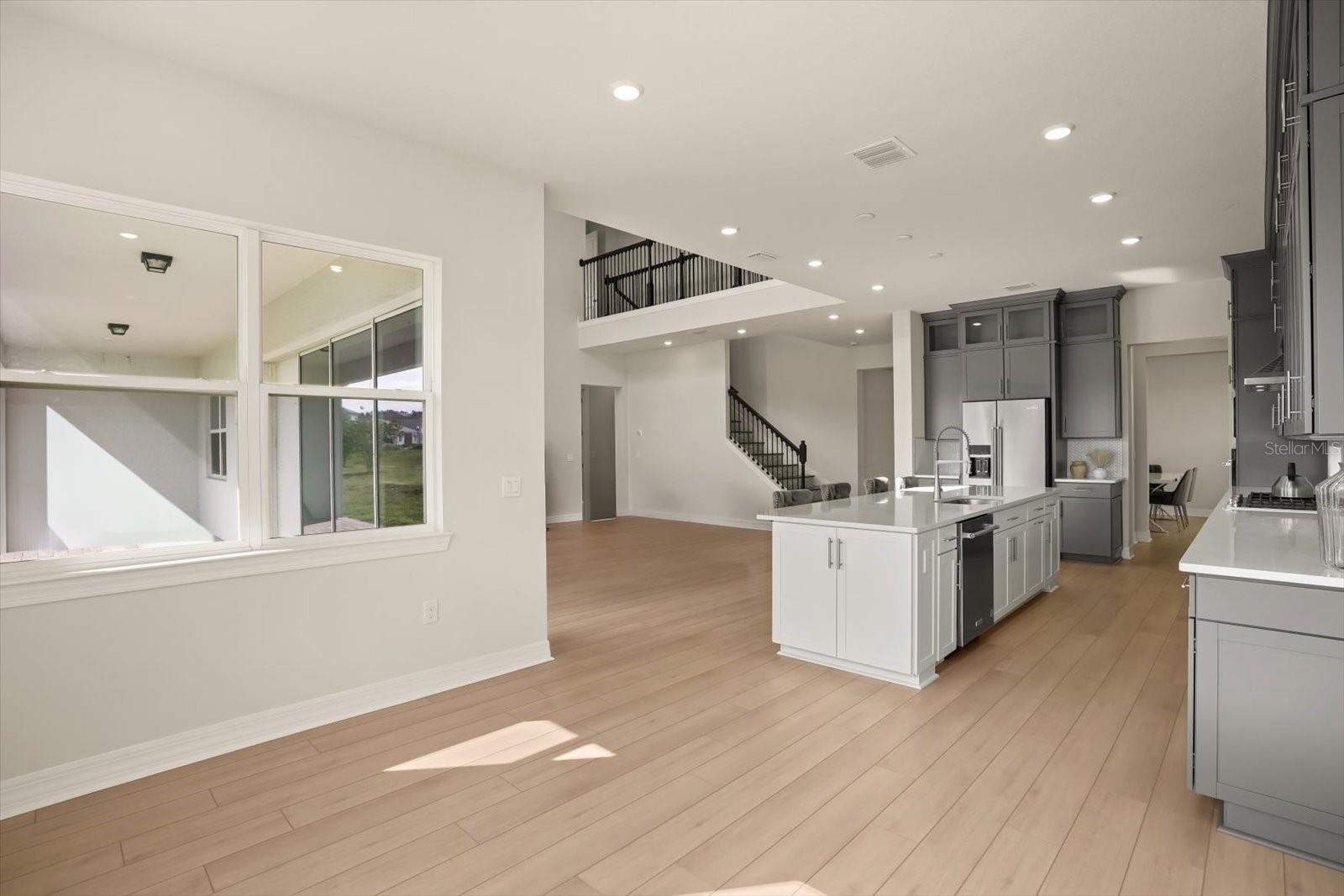 Listing photo id 10 for 8352 Park Cliff Way