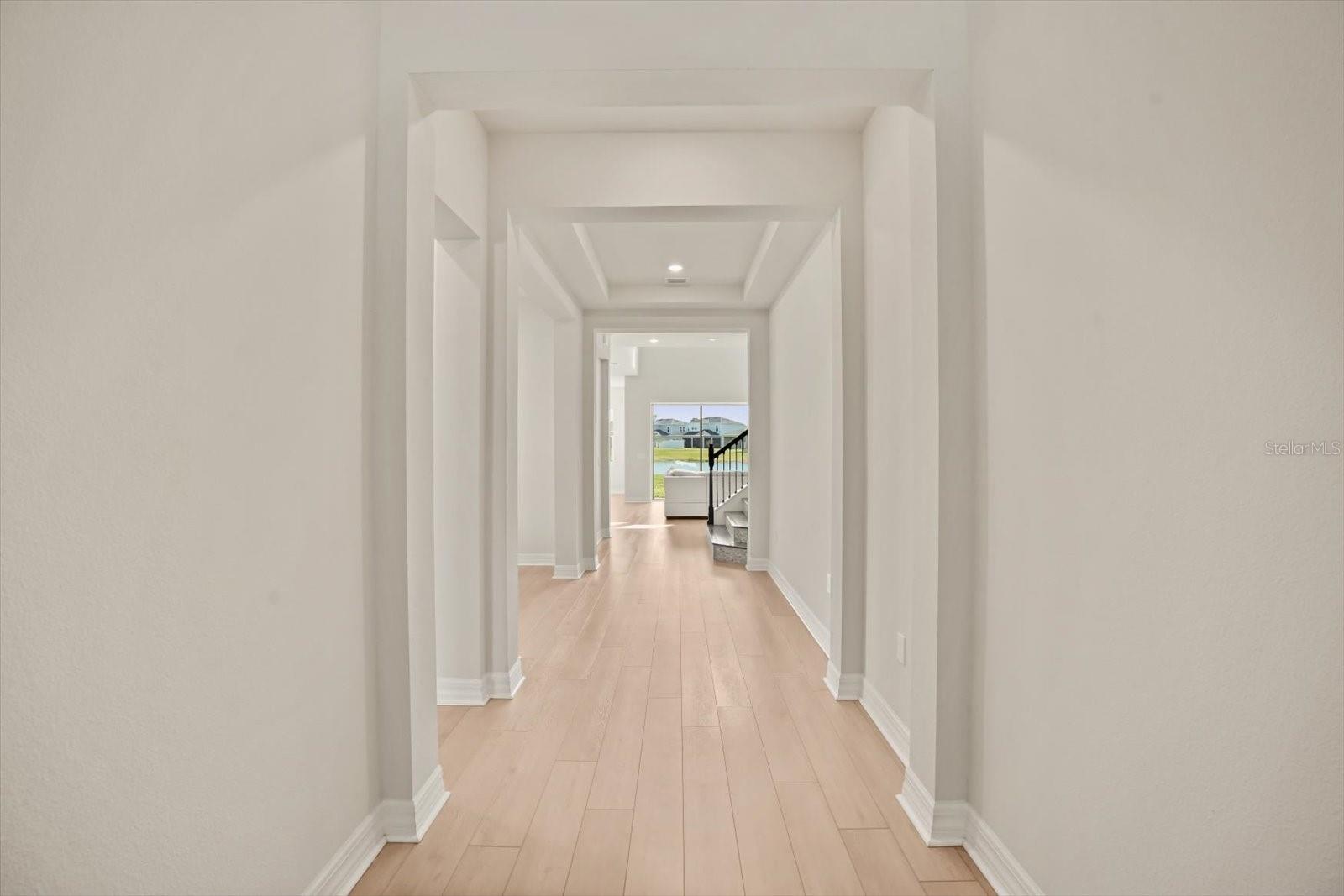 Listing photo id 14 for 8352 Park Cliff Way