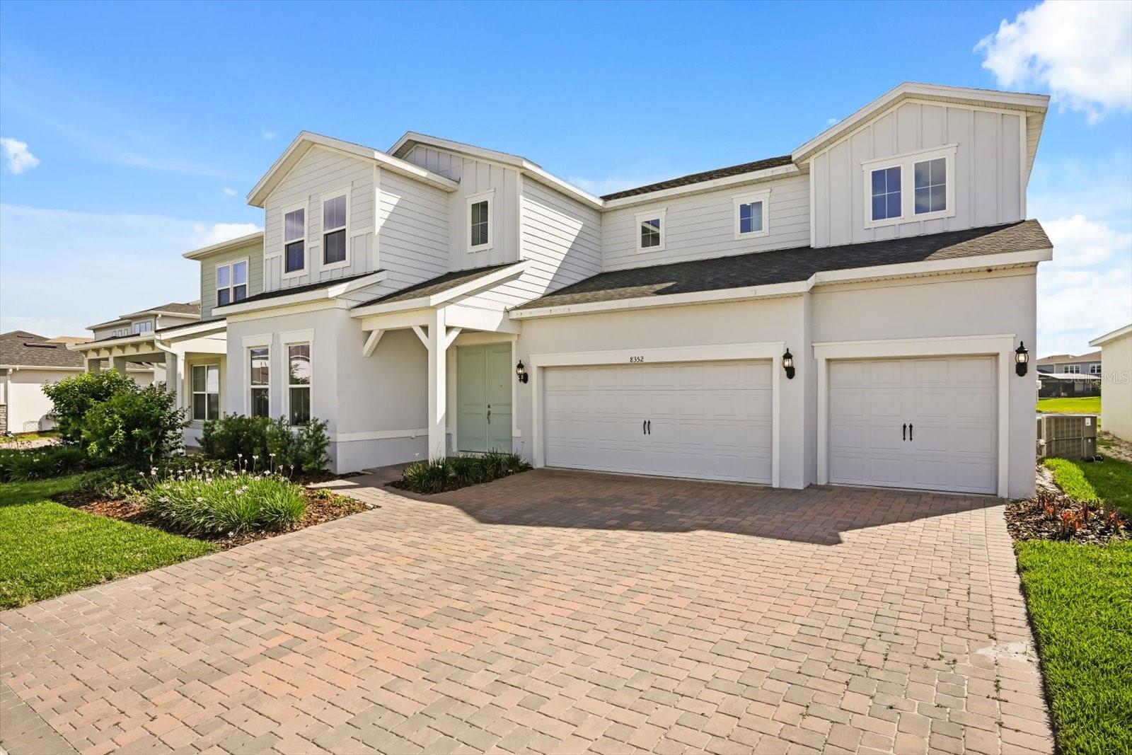 Listing photo id 0 for 8352 Park Cliff Way