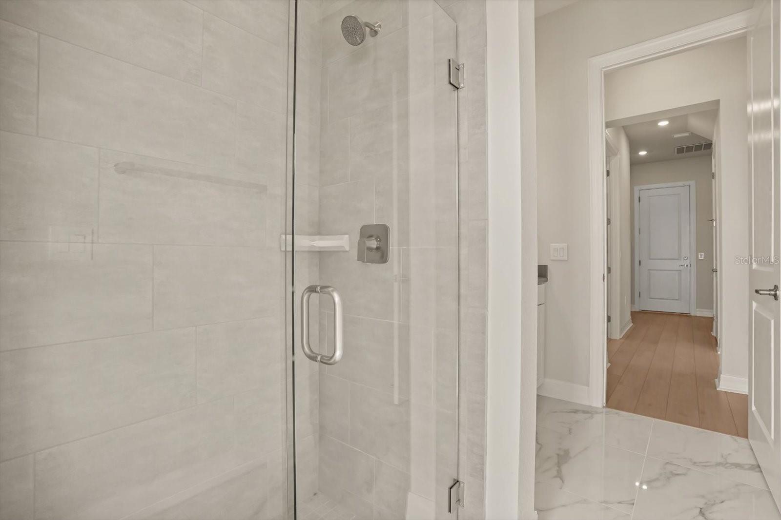 Listing photo id 21 for 8352 Park Cliff Way