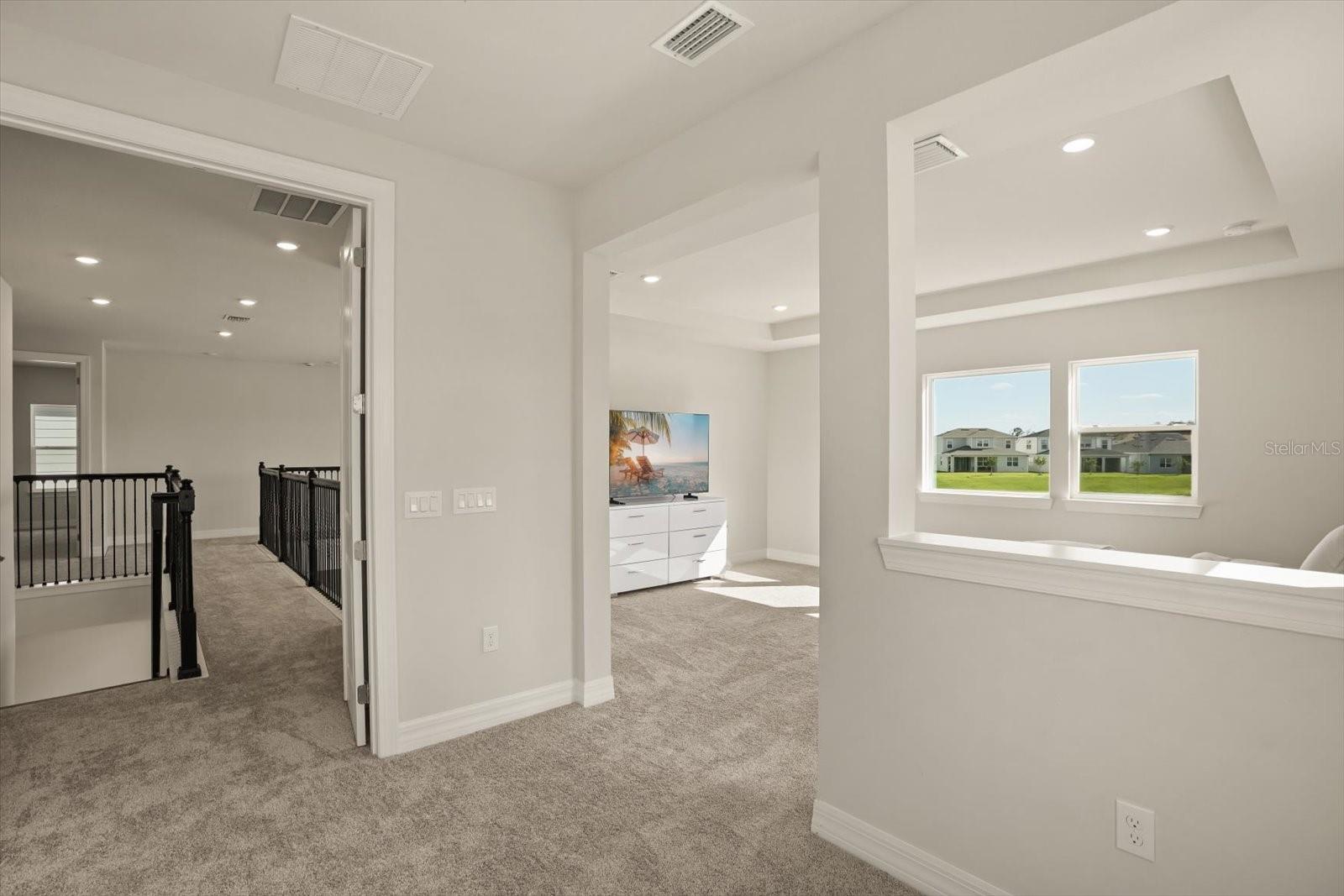 Listing photo id 25 for 8352 Park Cliff Way