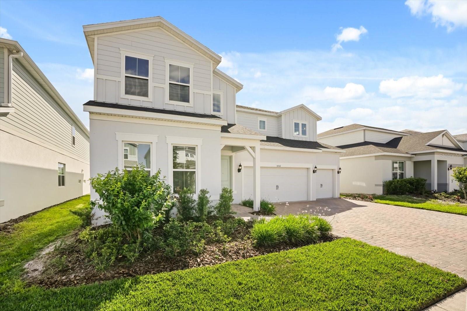 Listing photo id 1 for 8352 Park Cliff Way