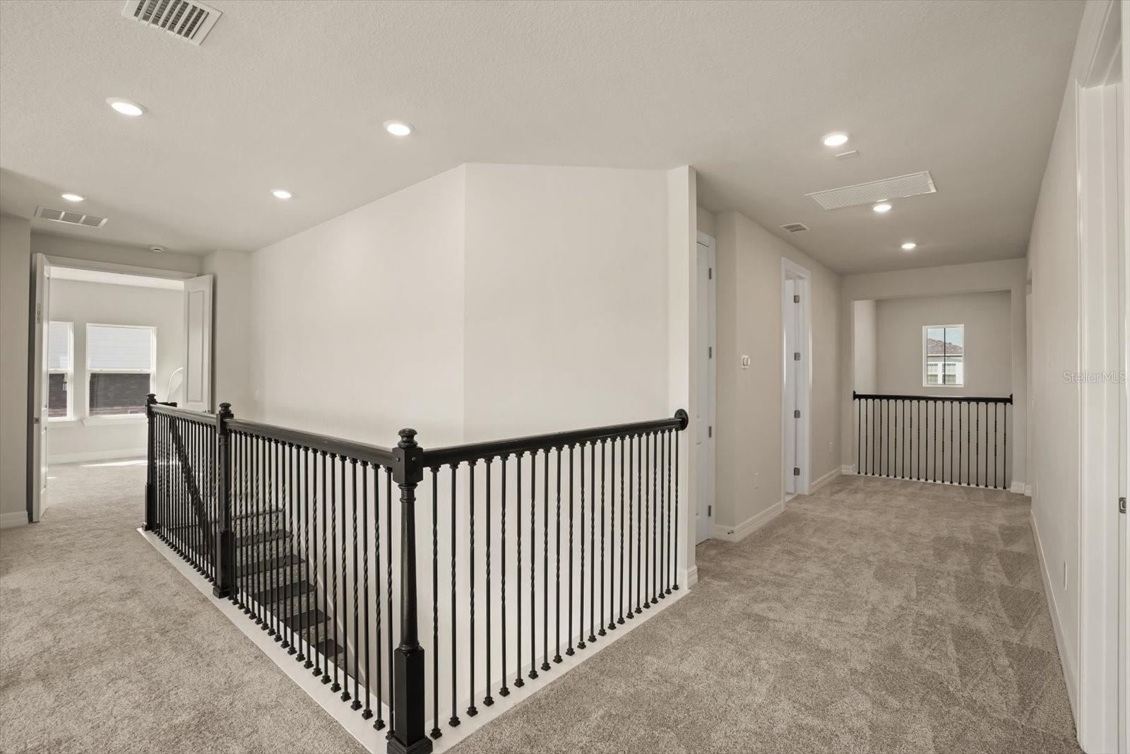 Listing photo id 29 for 8352 Park Cliff Way
