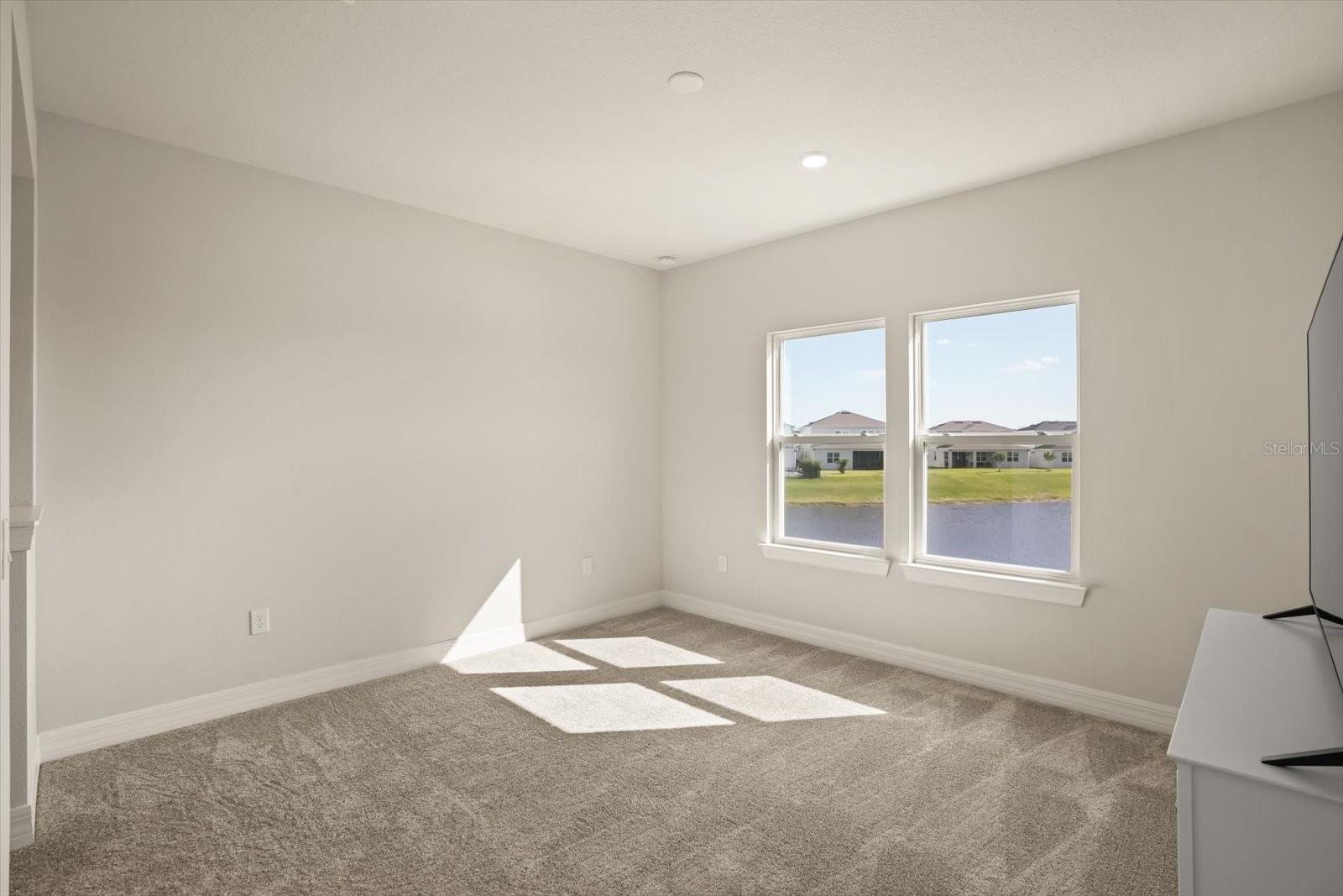 Listing photo id 33 for 8352 Park Cliff Way