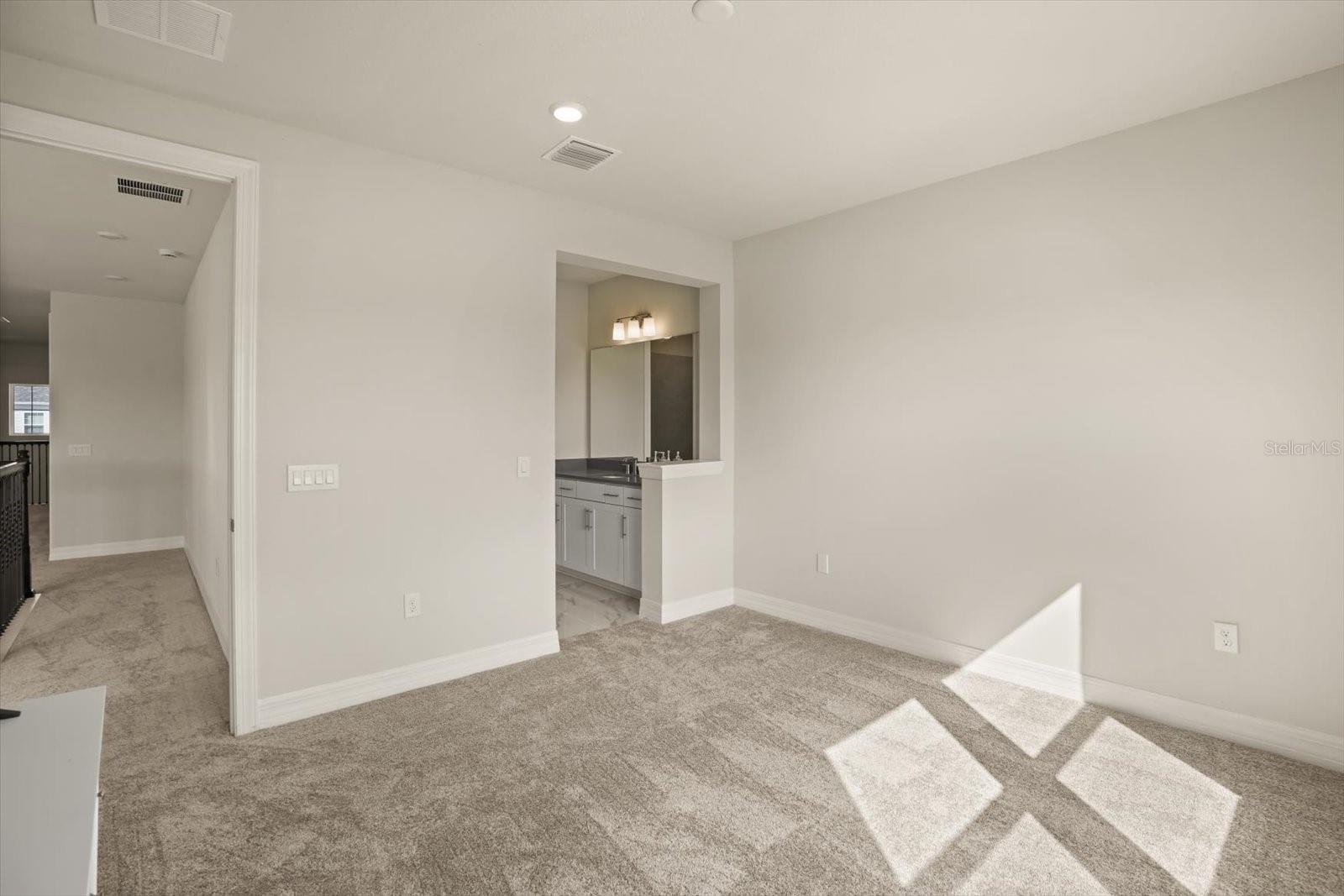 Listing photo id 34 for 8352 Park Cliff Way
