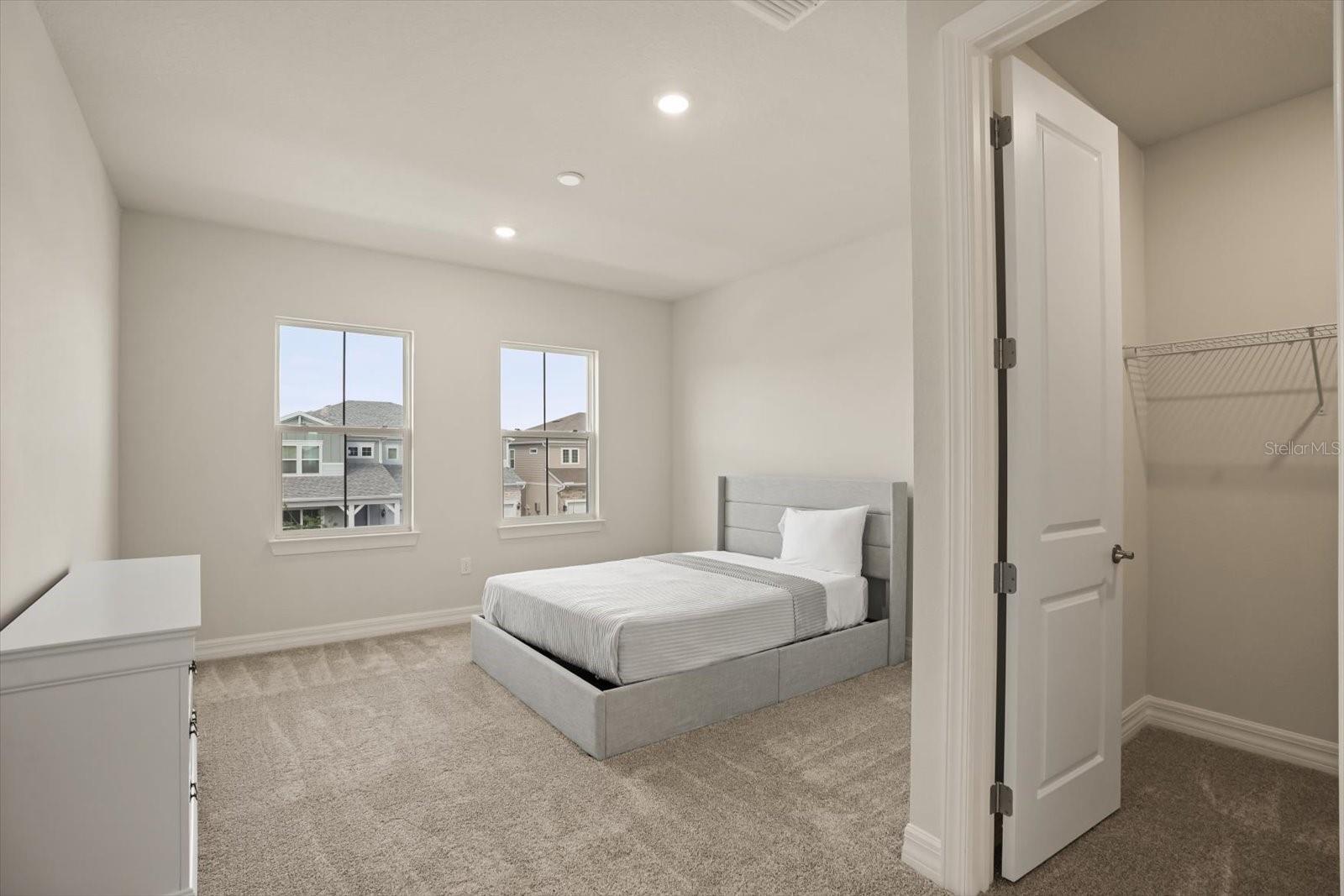 Listing photo id 35 for 8352 Park Cliff Way