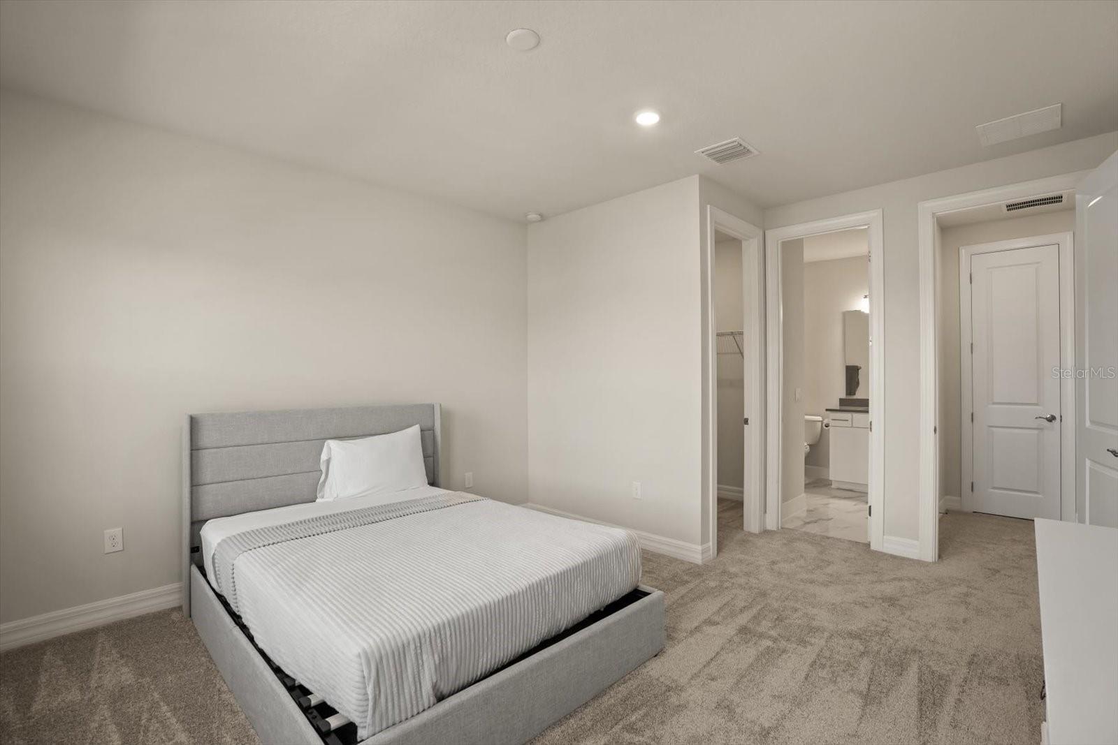 Listing photo id 36 for 8352 Park Cliff Way