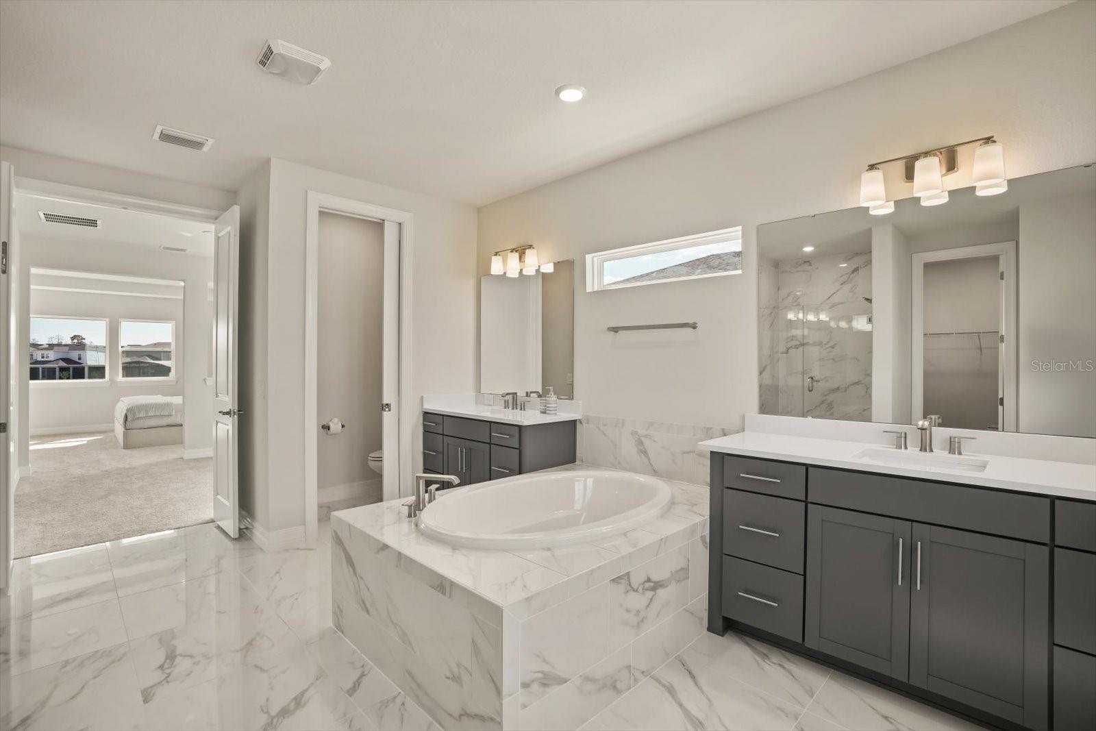 Listing photo id 42 for 8352 Park Cliff Way