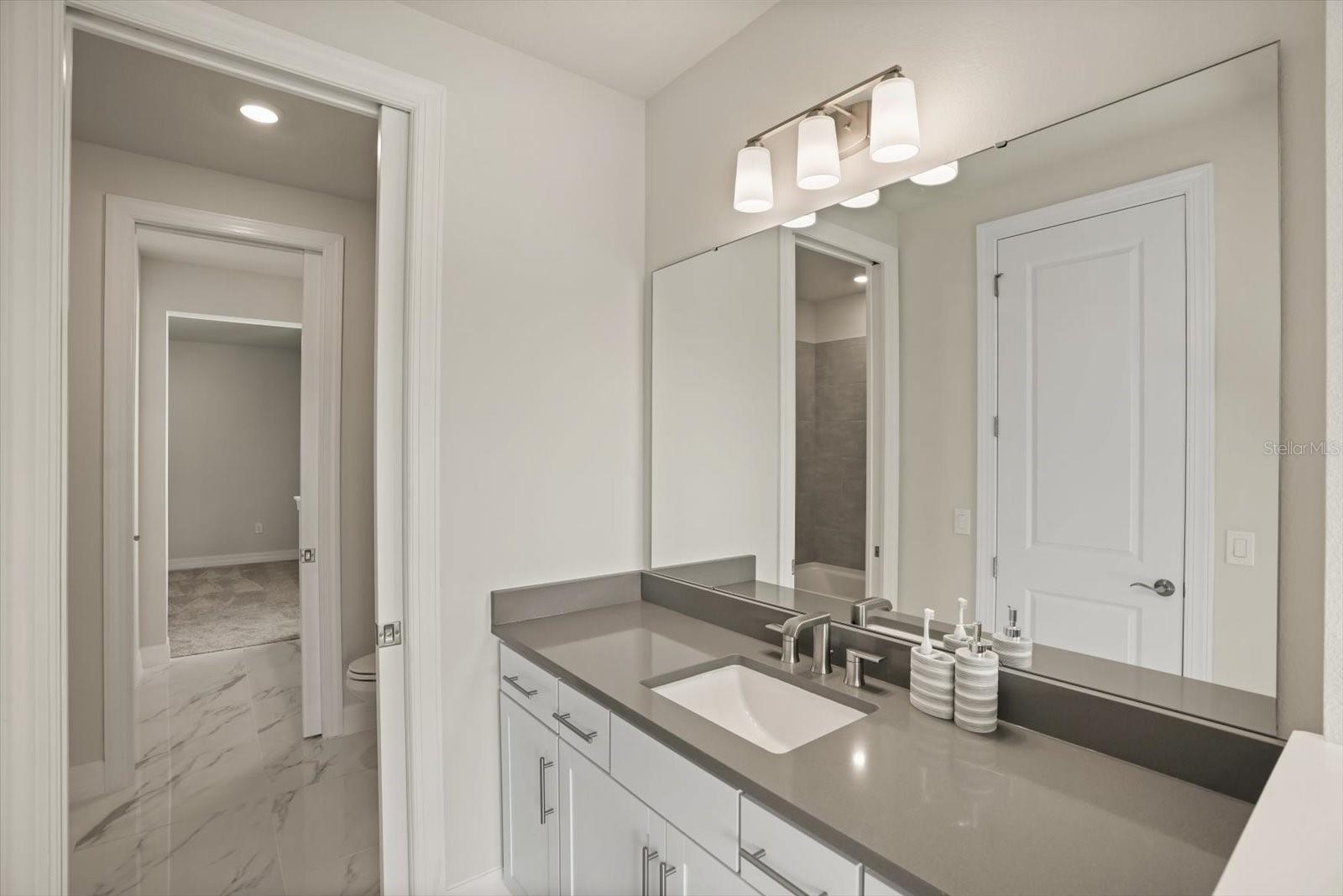 Listing photo id 45 for 8352 Park Cliff Way