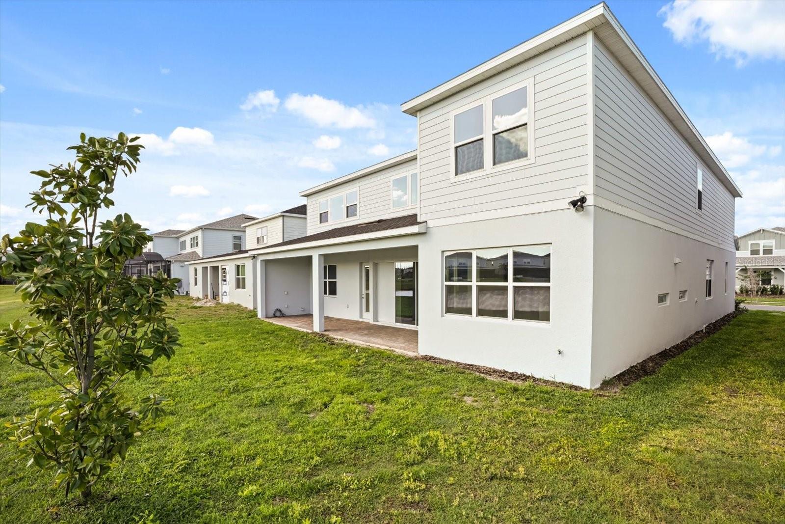 Listing photo id 49 for 8352 Park Cliff Way