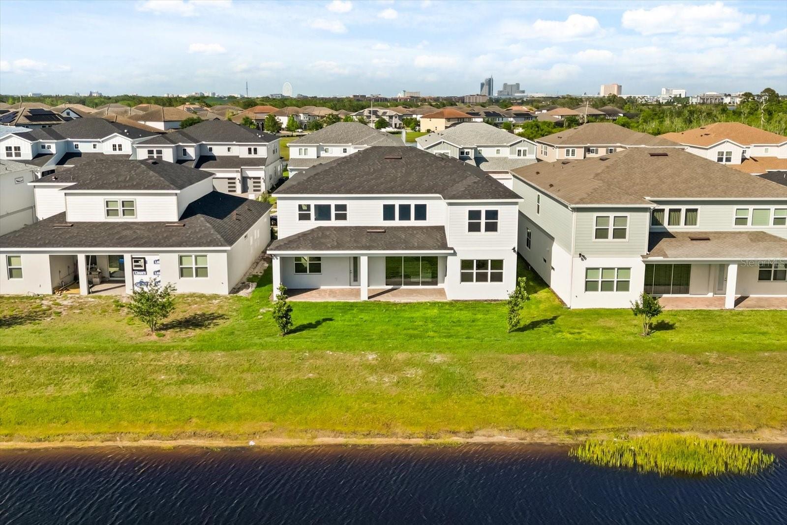 Listing photo id 52 for 8352 Park Cliff Way