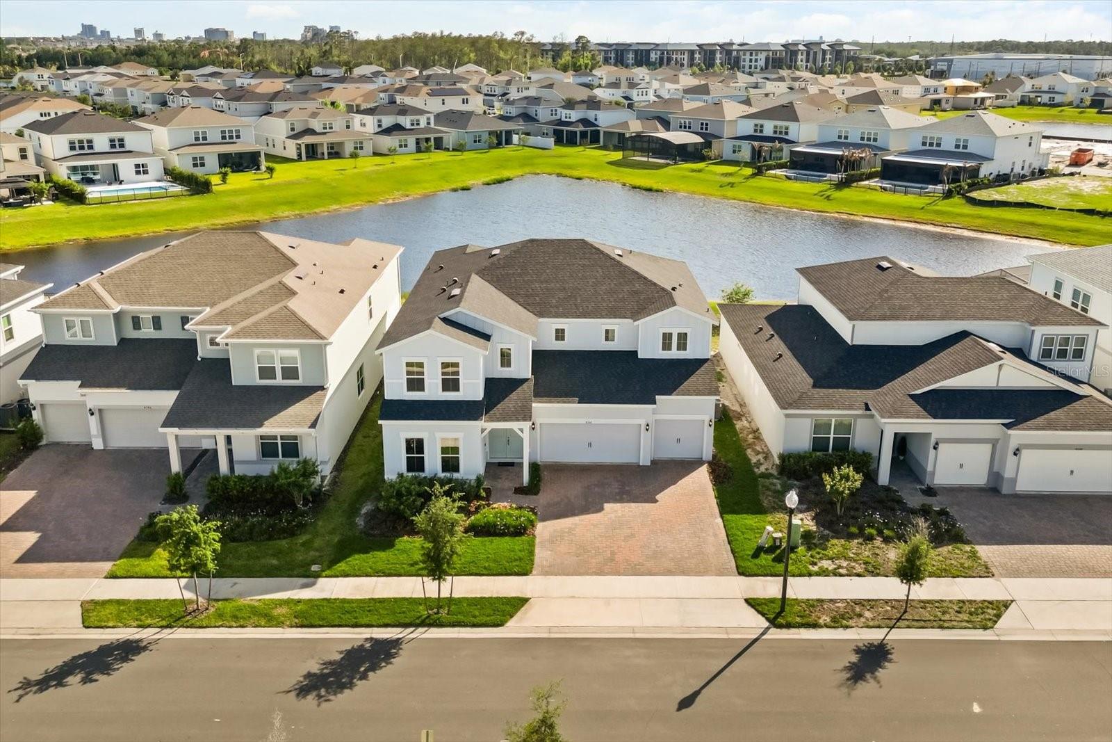 Listing photo id 4 for 8352 Park Cliff Way