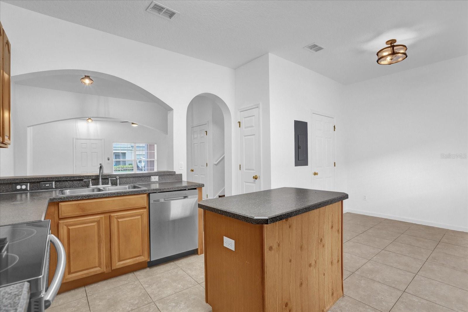 Image 10 of 28 For 16130 Old Ash Loop