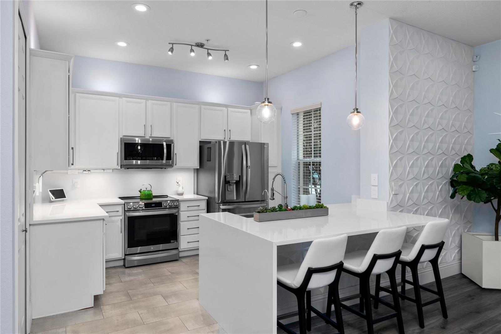 Listing photo id 13 for 1845 Common Way Road 28-103