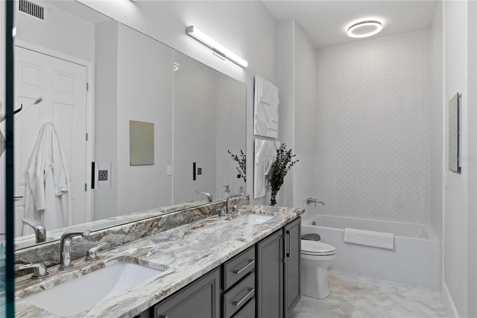 Listing photo id 21 for 1845 Common Way Road 28-103