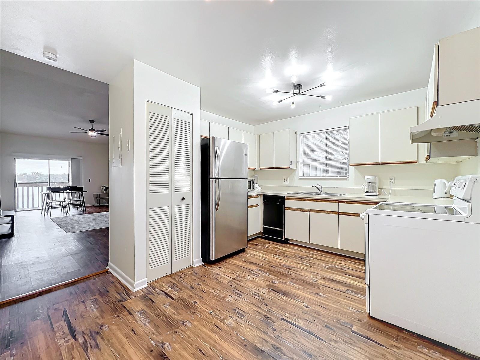 Image 4 of 55 For 4166 Plantation Cove Drive 505