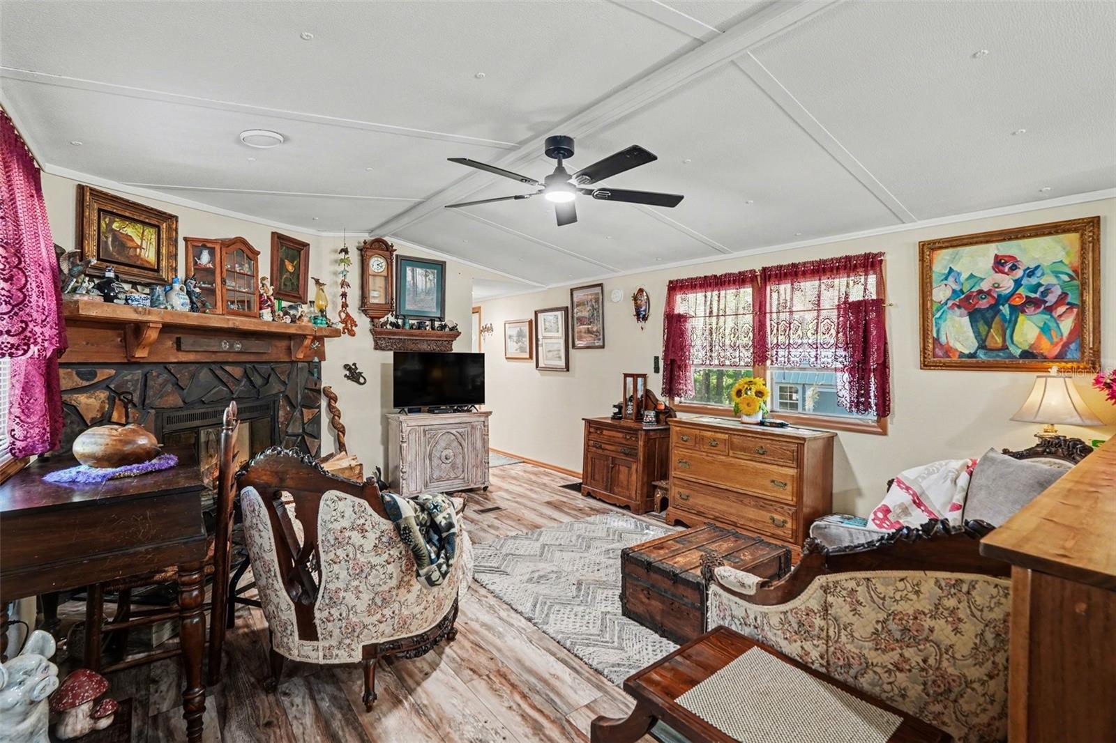 Image 10 of 30 For 9243 Cooper Terrace