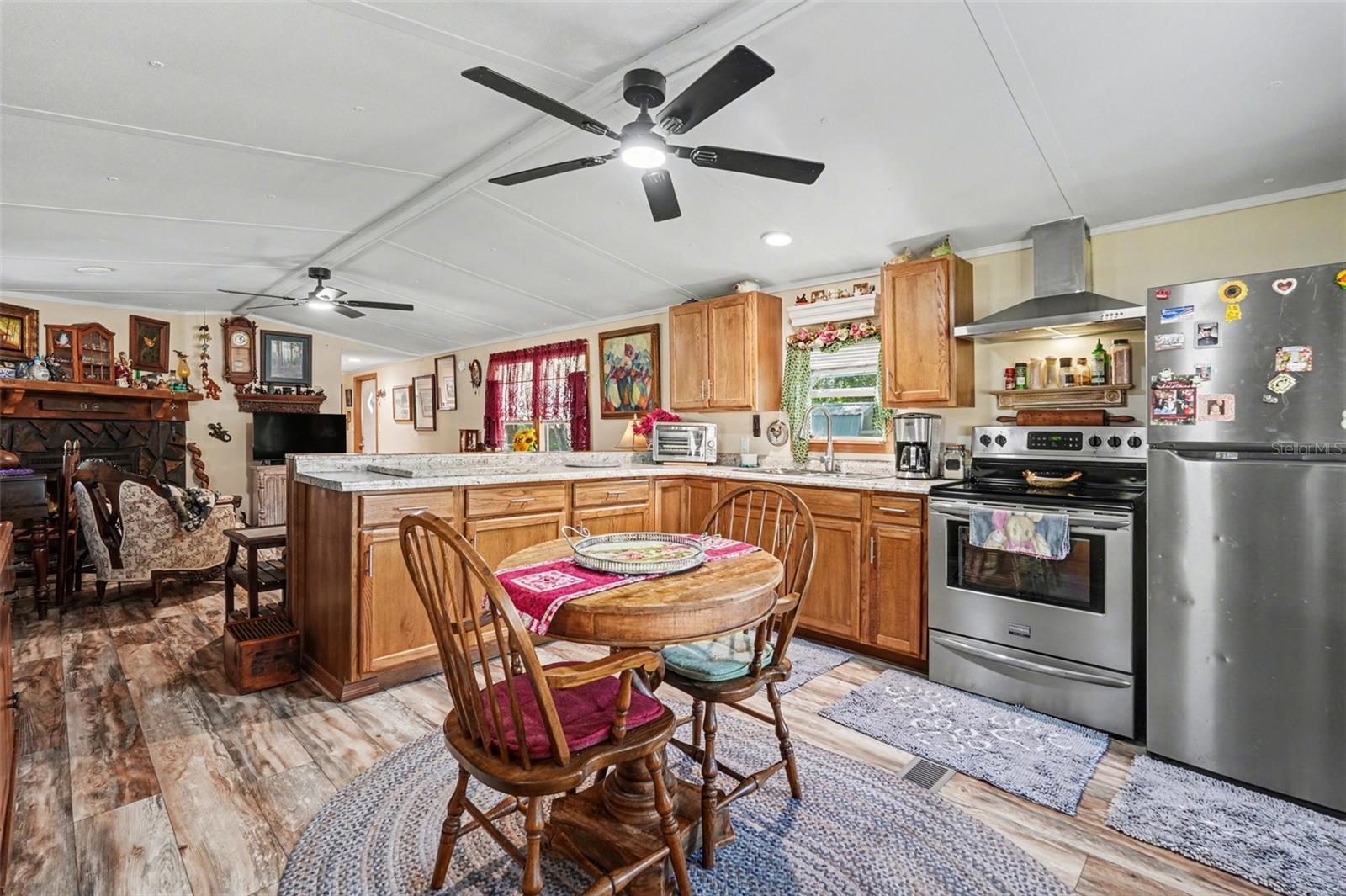 Image 11 of 30 For 9243 Cooper Terrace