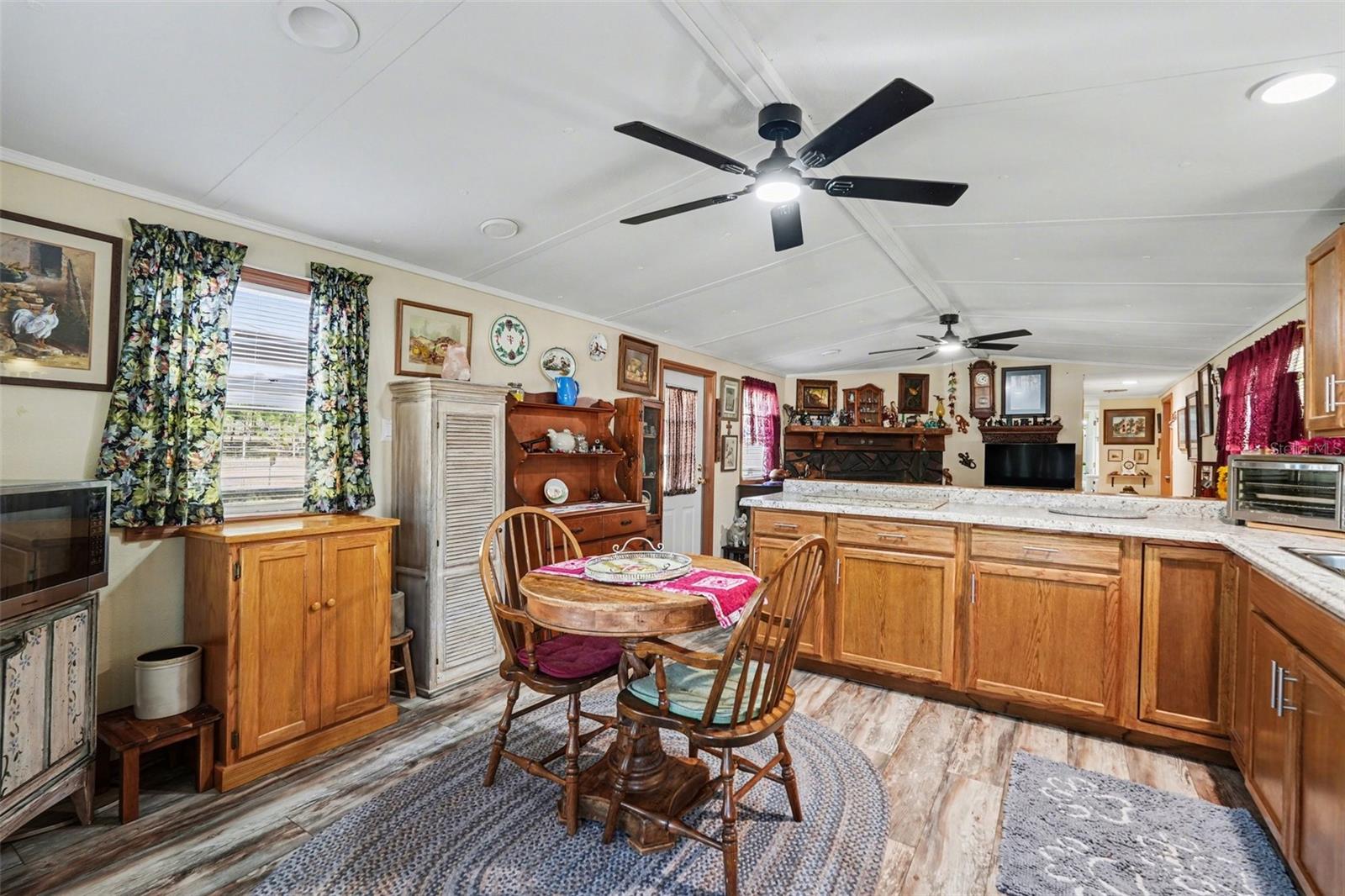 Image 12 of 30 For 9243 Cooper Terrace