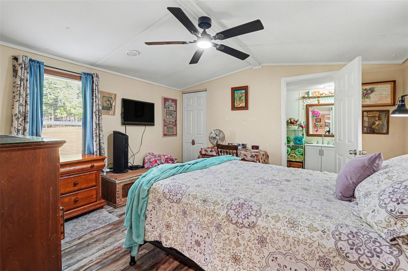 Image 15 of 30 For 9243 Cooper Terrace