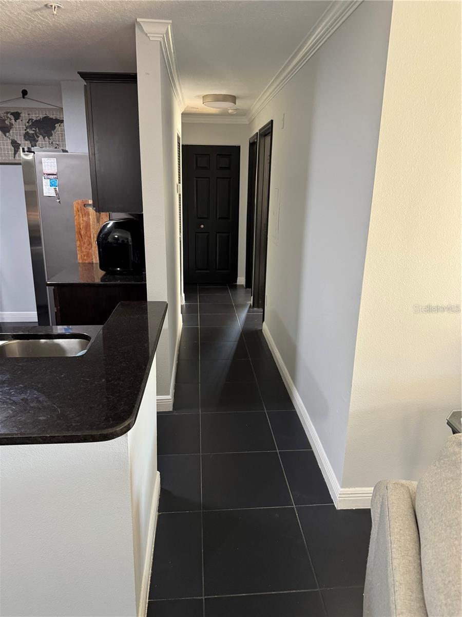 Image 12 of 37 For 1950 Summer Club Drive 202