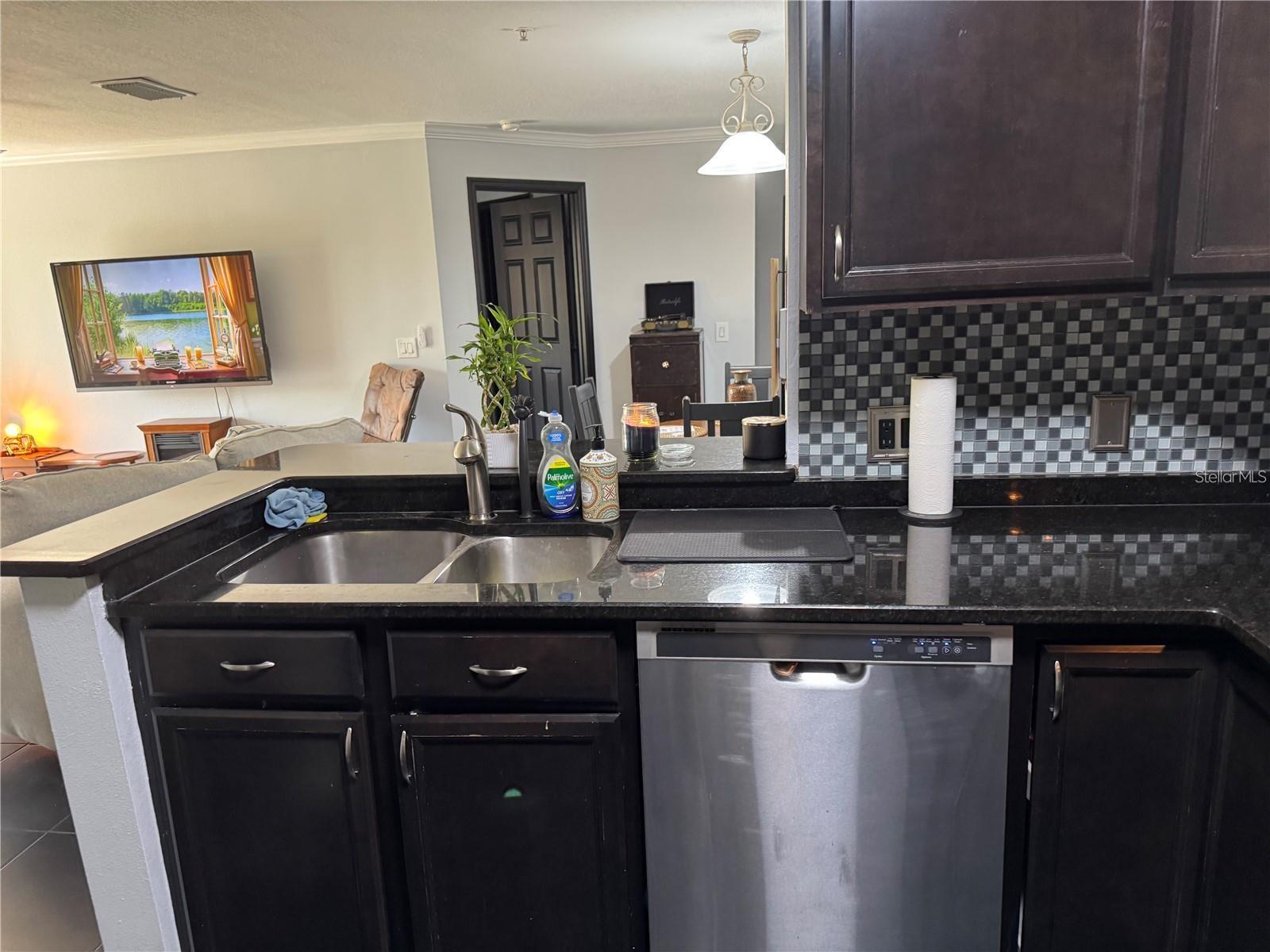 Image 15 of 37 For 1950 Summer Club Drive 202