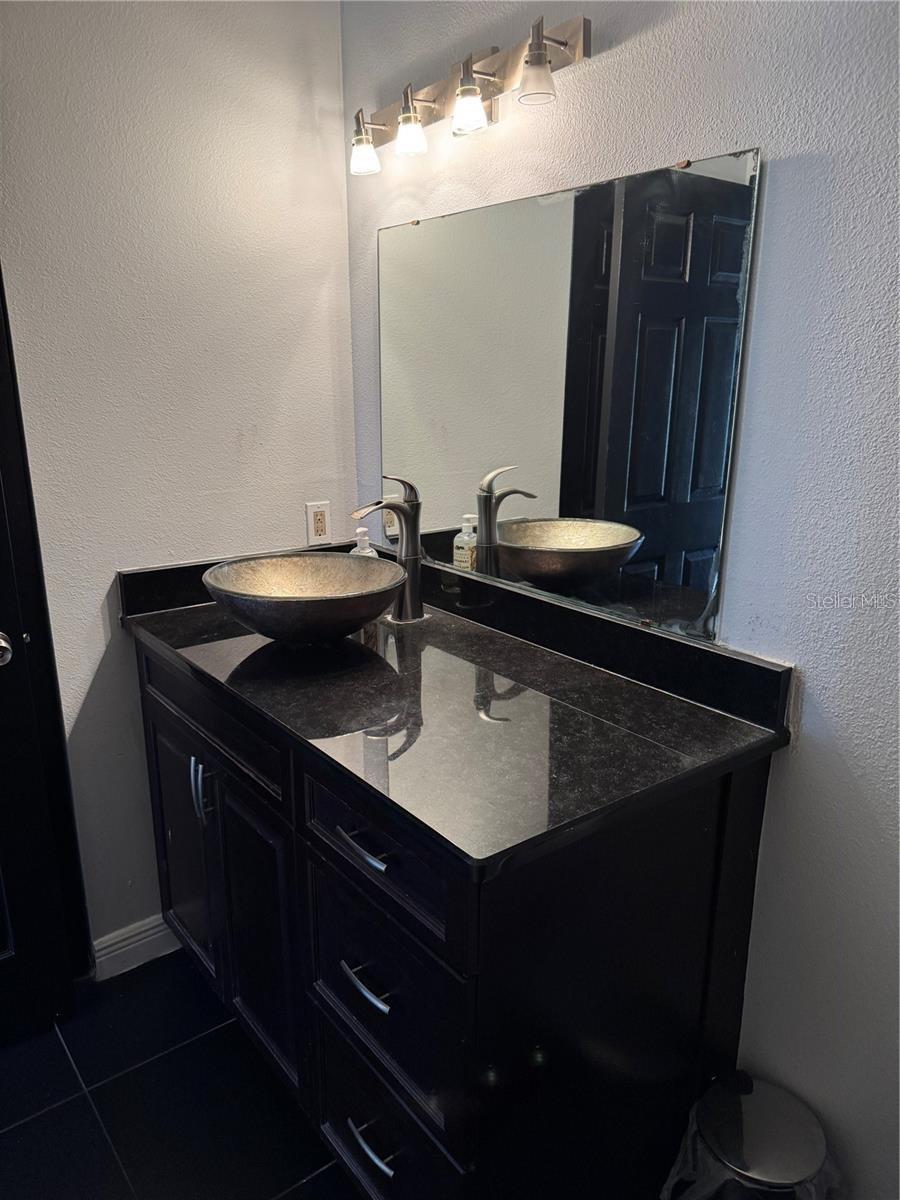 Image 28 of 37 For 1950 Summer Club Drive 202