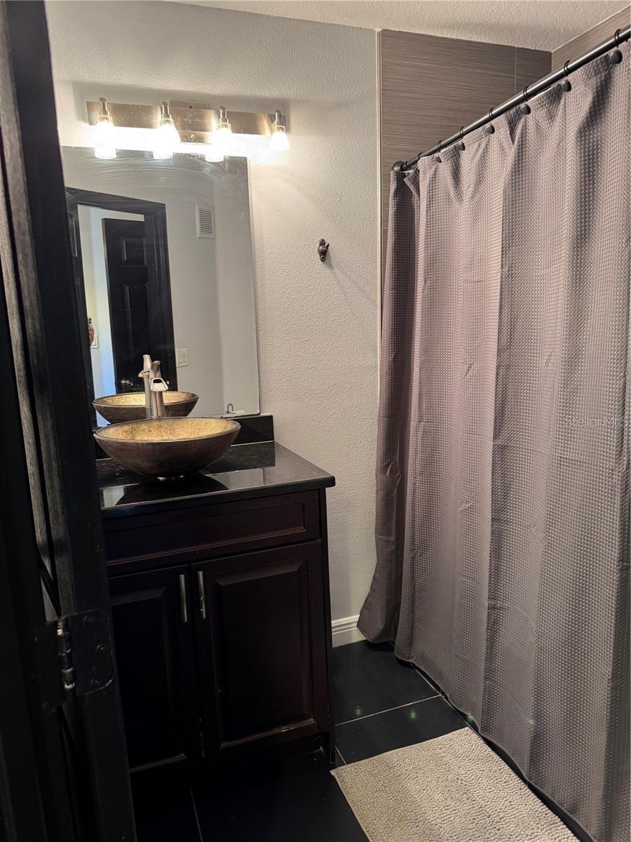 Image 29 of 37 For 1950 Summer Club Drive 202