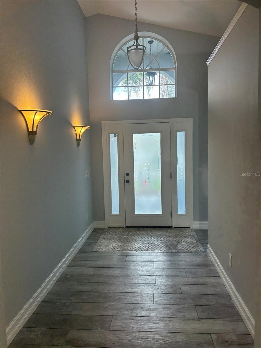 Image 14 of 24 For 2830 Strand Circle