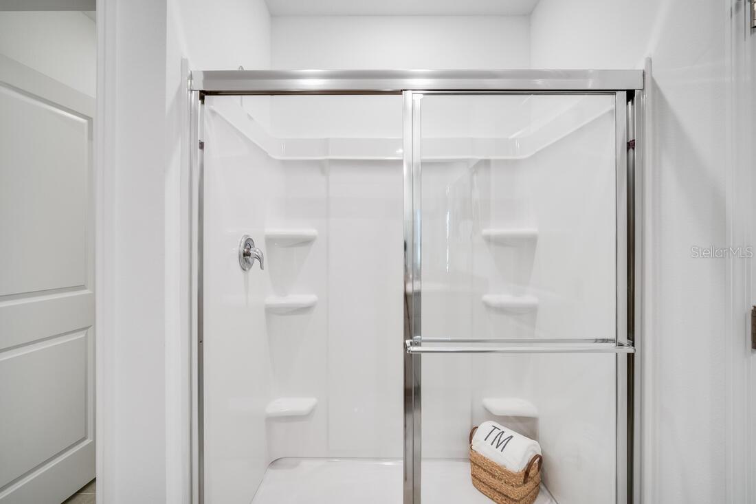 Image 27 of 46 For 221 Streamwater Way