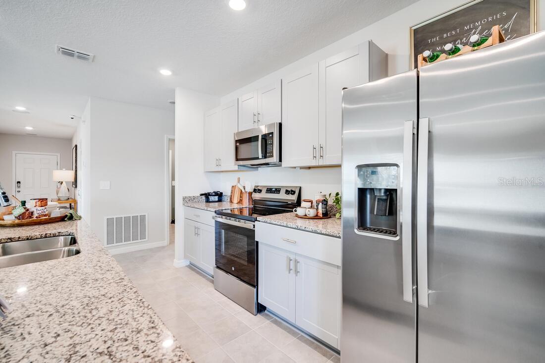 Image 9 of 46 For 221 Streamwater Way