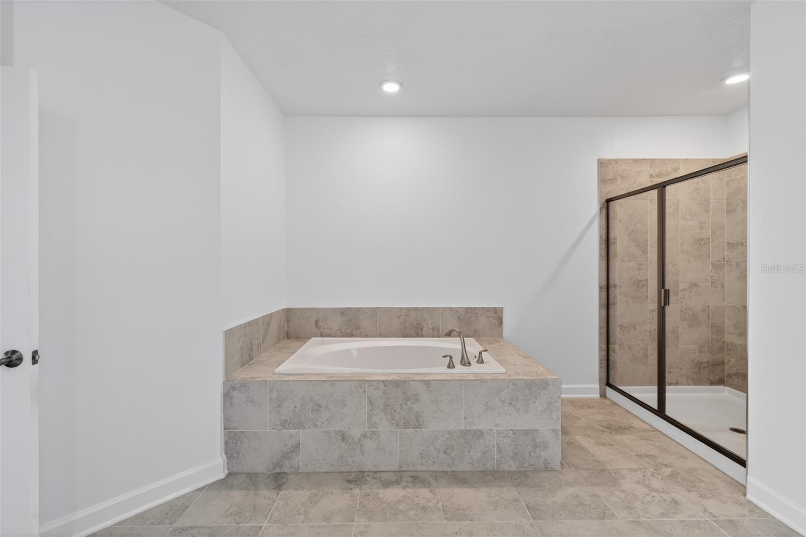 Image 28 of 65 For 3048 Ella Way