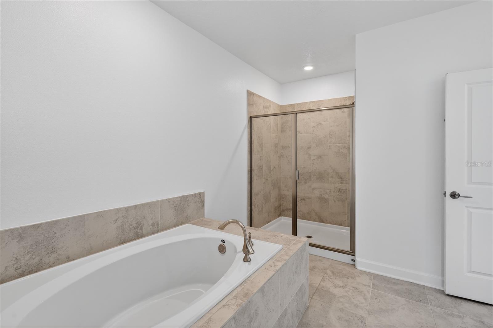 Image 29 of 65 For 3048 Ella Way