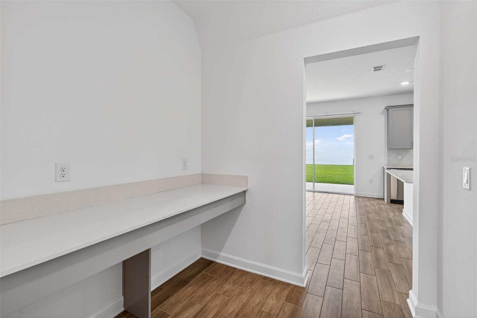 Image 49 of 65 For 3048 Ella Way