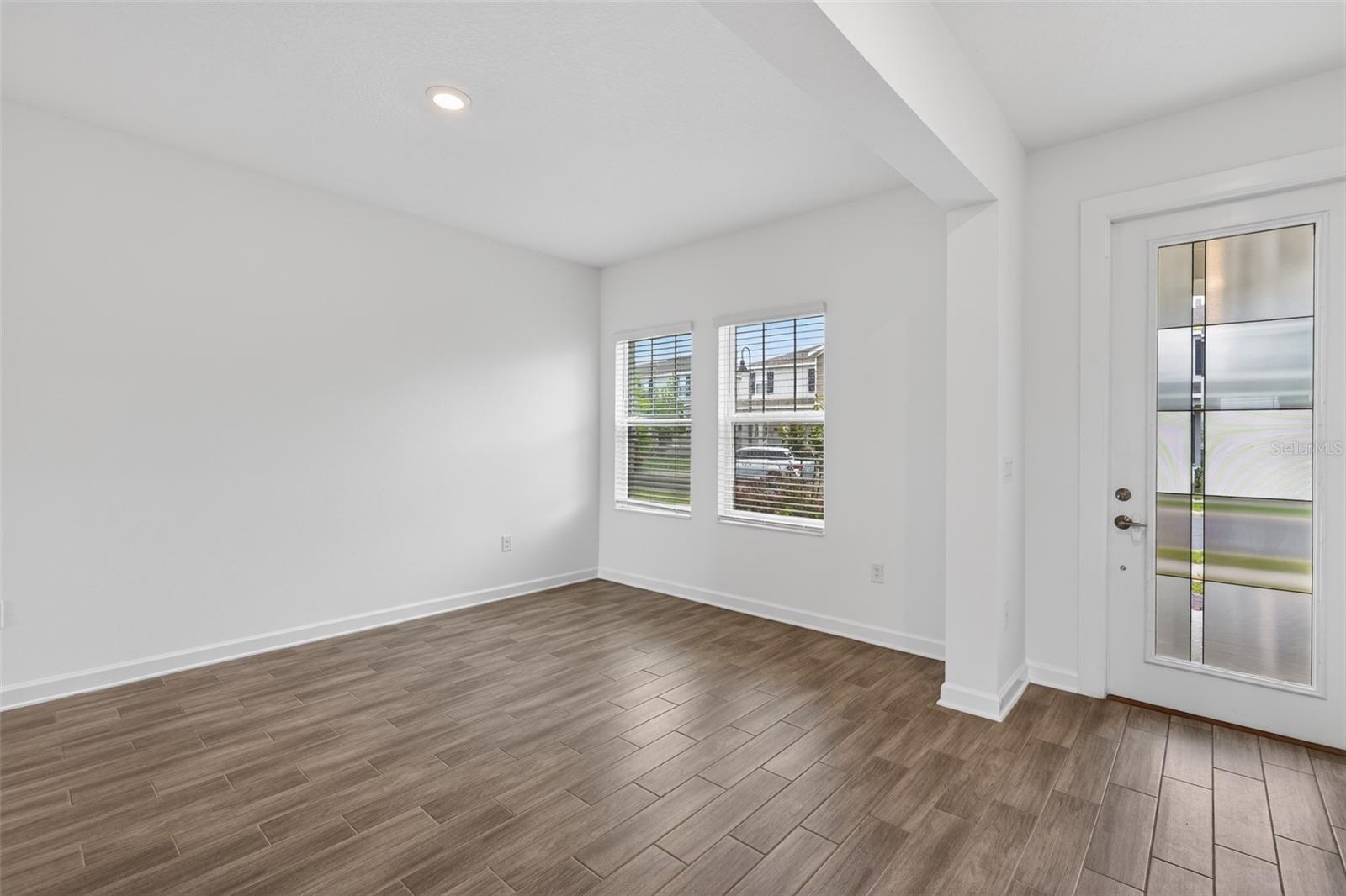 Image 5 of 65 For 3048 Ella Way