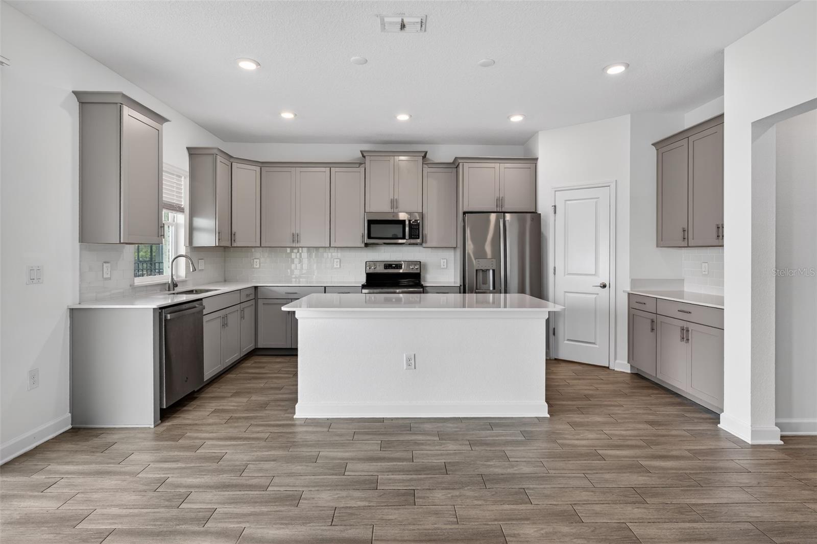 Image 8 of 65 For 3048 Ella Way