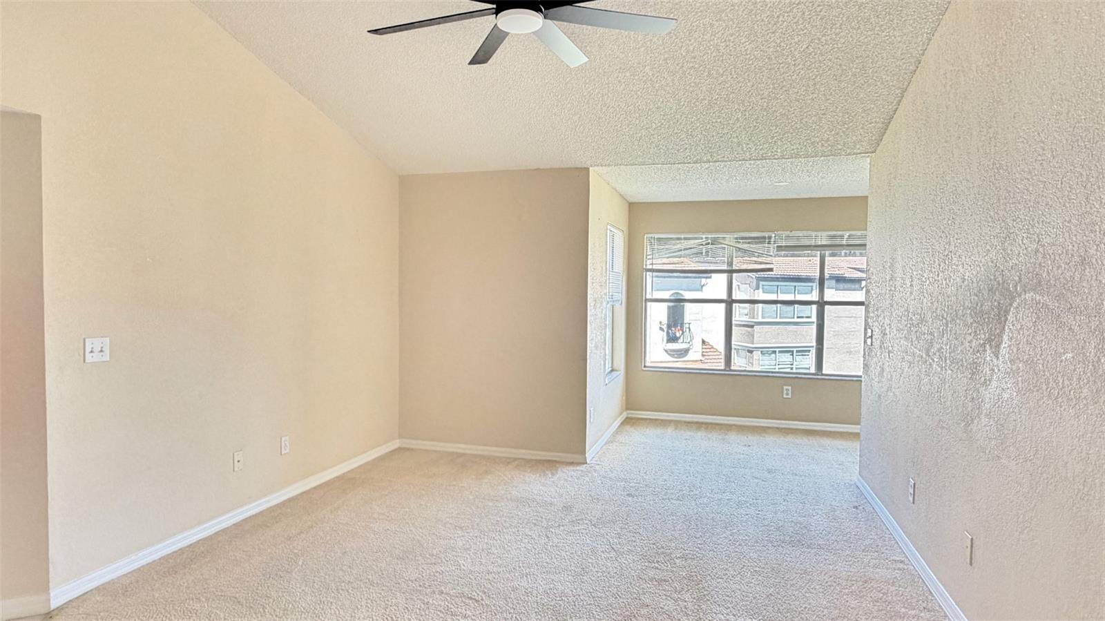 Image 11 of 17 For 5144 Conroy Road 1033