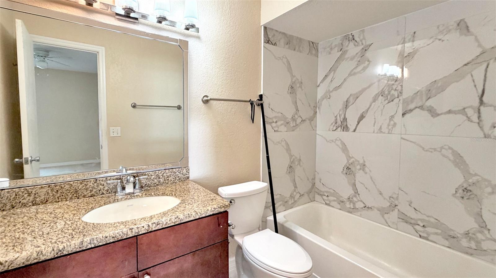 Image 14 of 17 For 5144 Conroy Road 1033