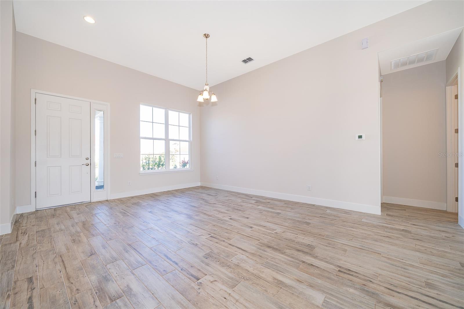 Image 13 of 38 For 2400 Symphony Circle