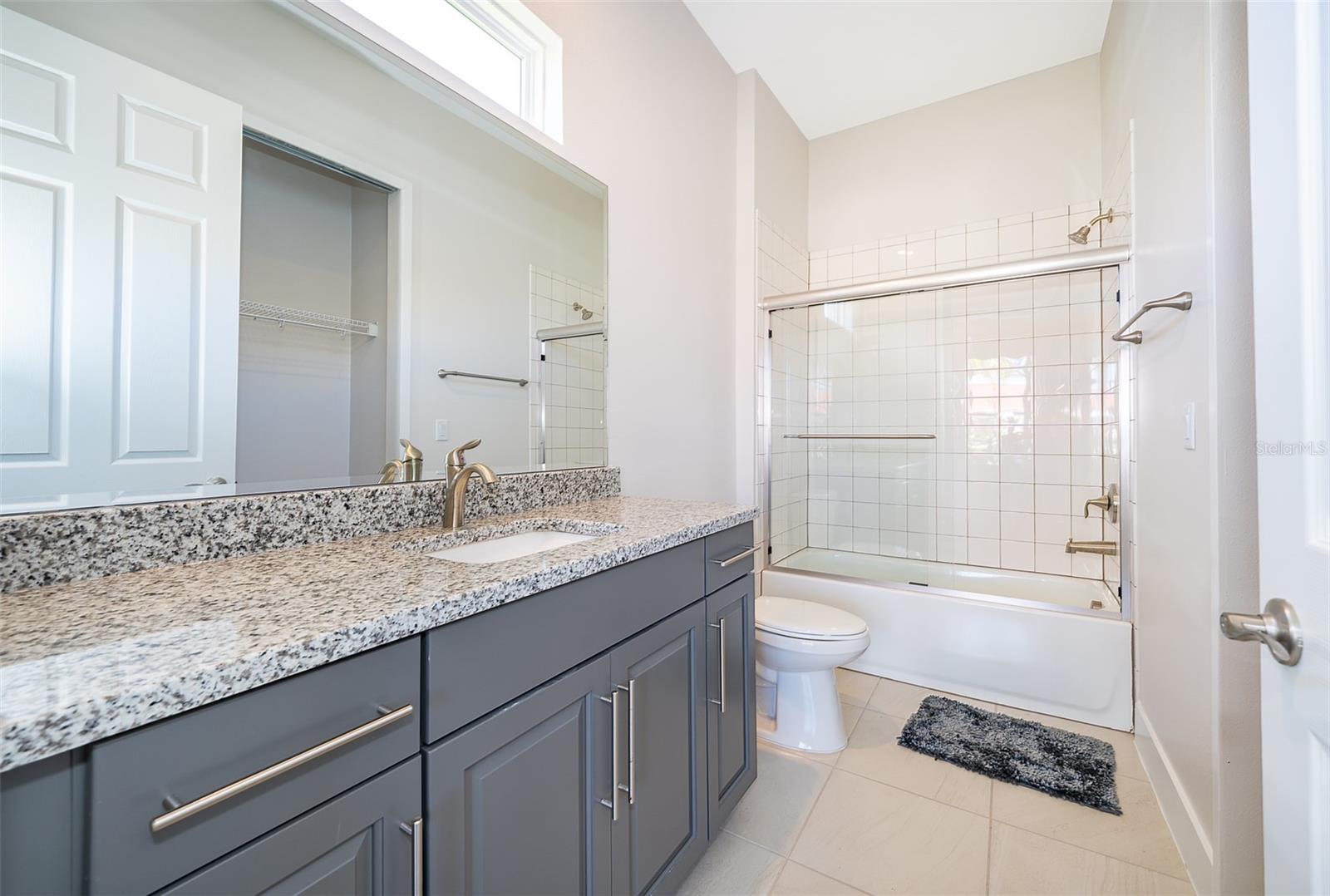 Image 17 of 38 For 2400 Symphony Circle