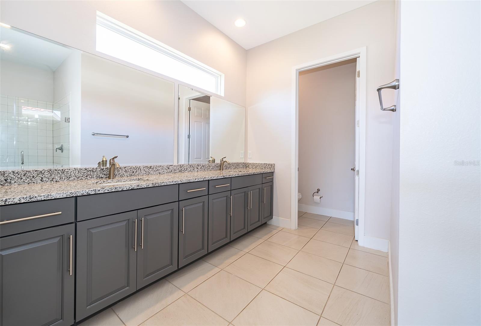 Image 25 of 38 For 2400 Symphony Circle