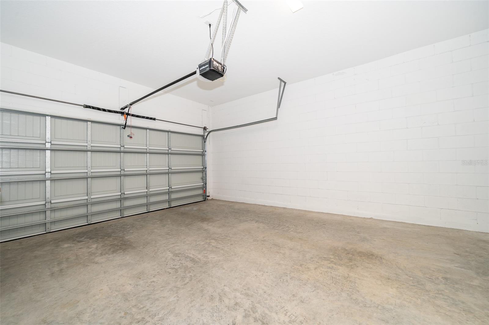 Image 29 of 38 For 2400 Symphony Circle