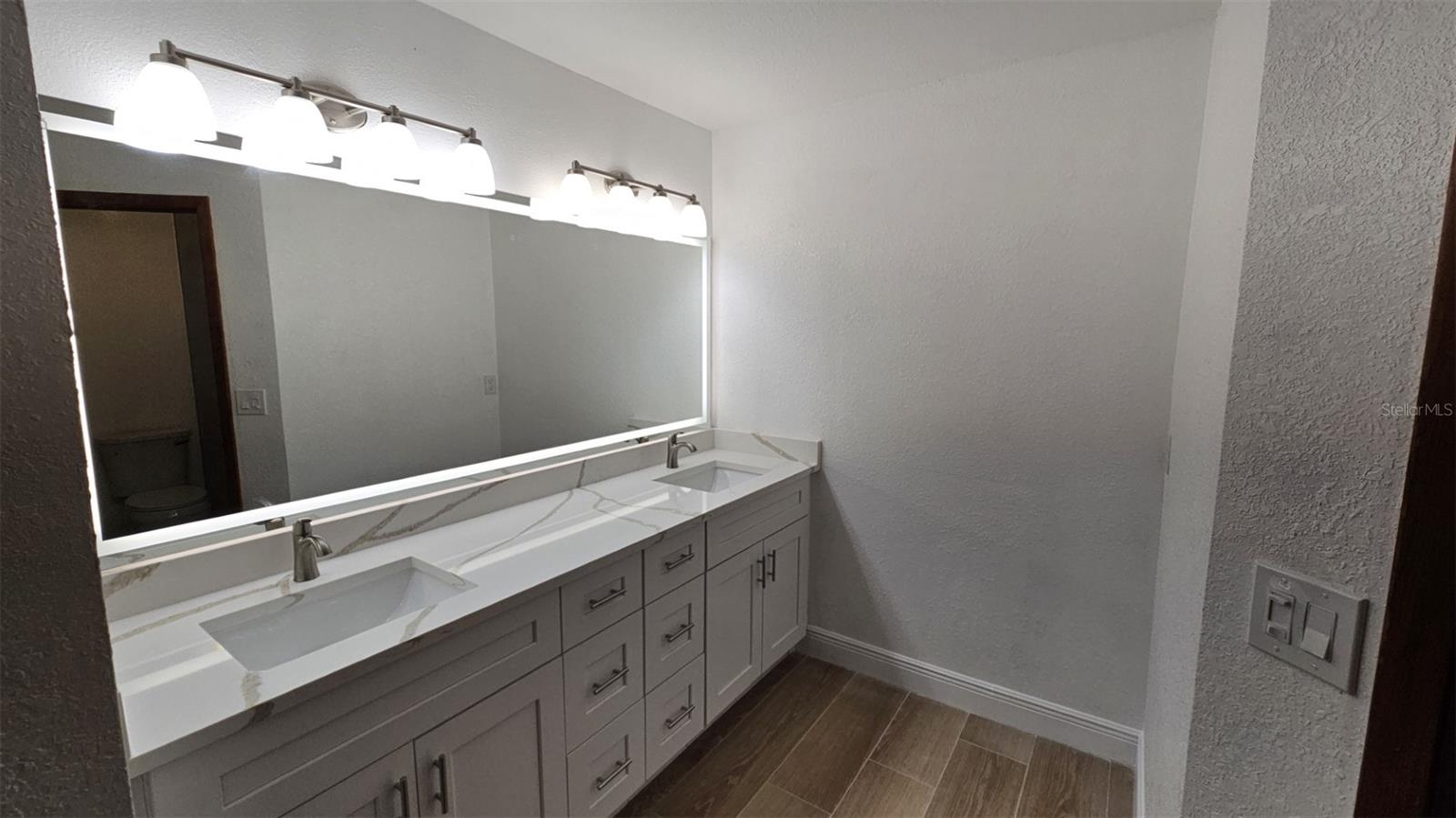 Image 16 of 25 For 14057 Ithaca Way