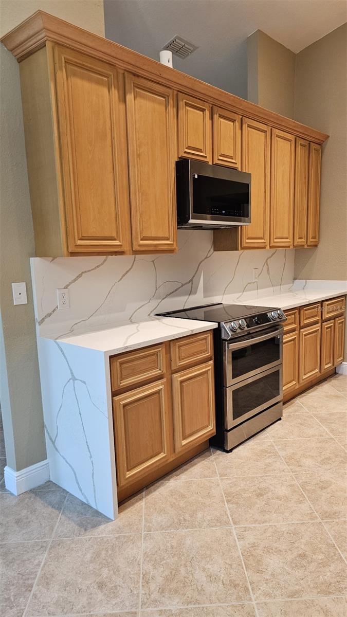 Image 9 of 25 For 14057 Ithaca Way