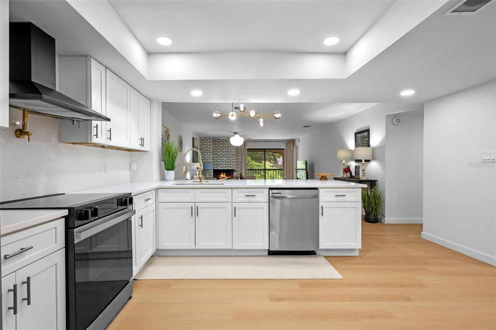 Image 3 of 42 For 1055 Kensington Park Drive 205