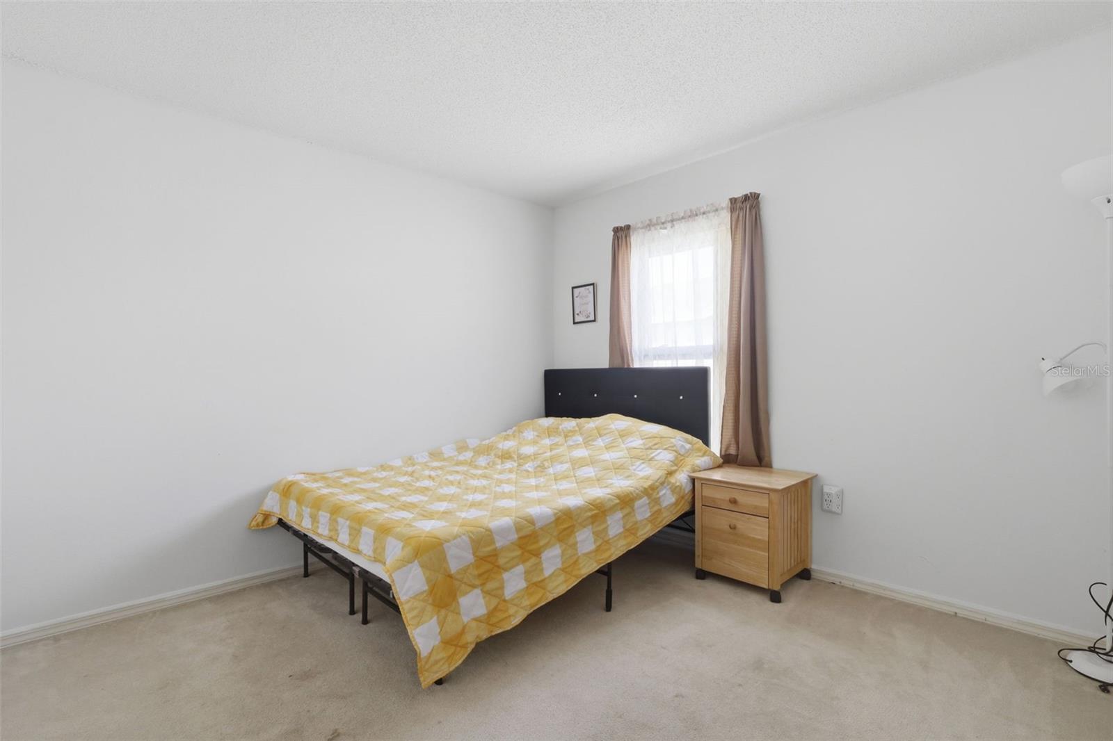 Image 15 of 19 For 774 Barclay Terrace