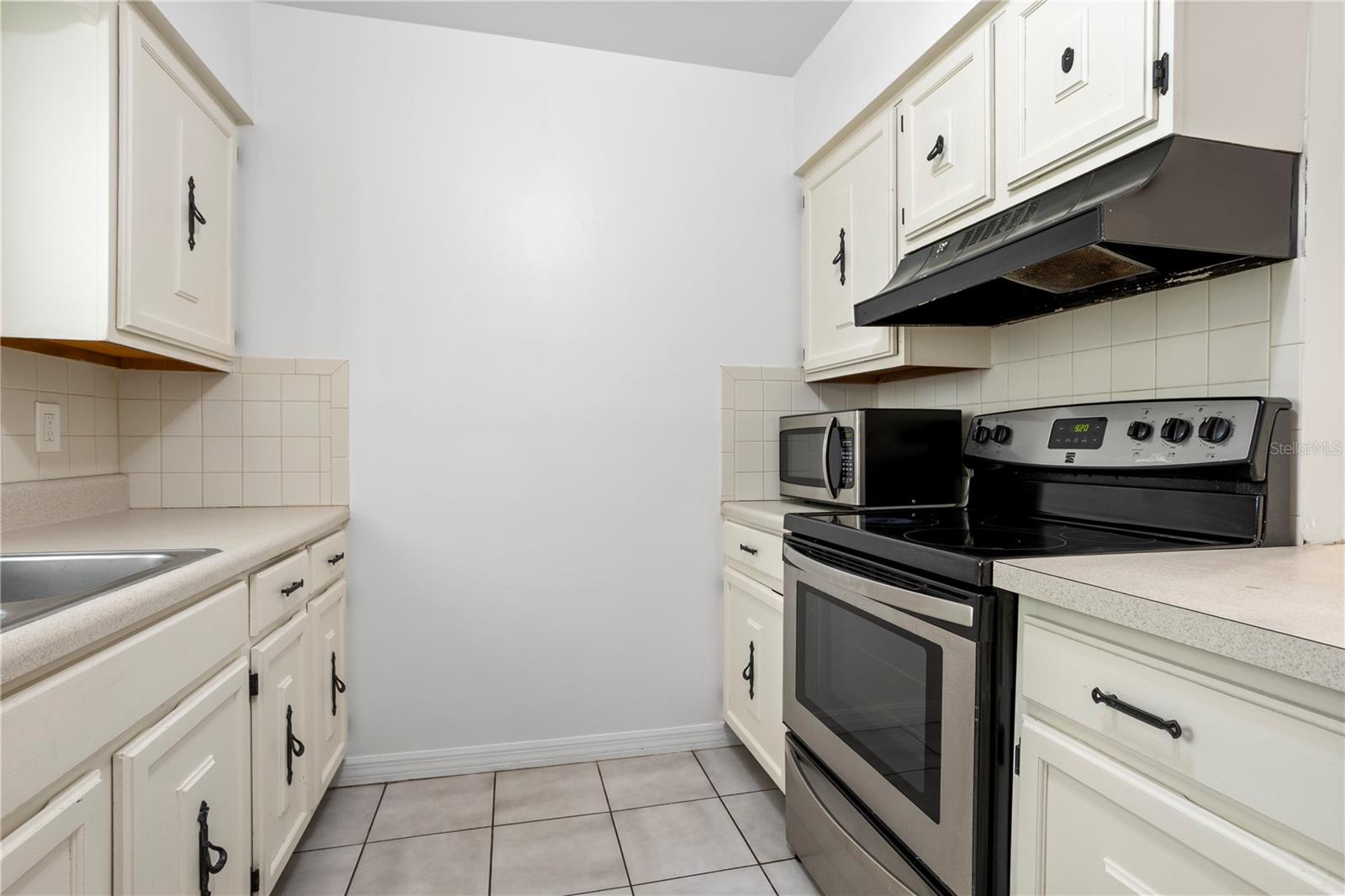 Image 11 of 29 For 847 Carlson Drive