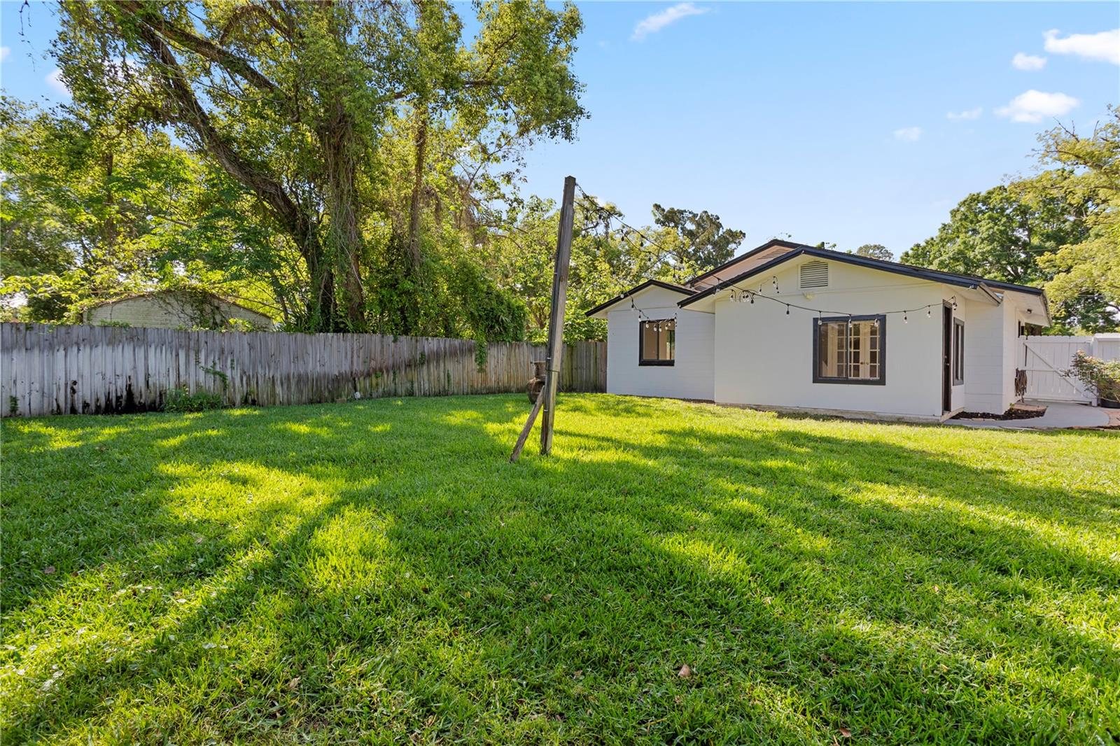 Image 26 of 29 For 847 Carlson Drive